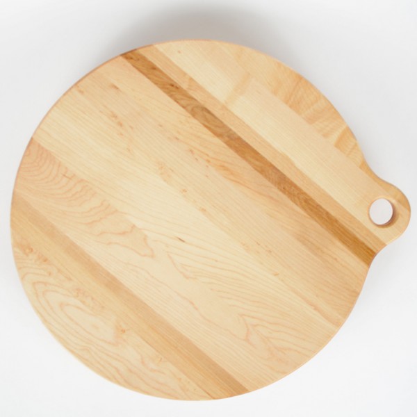 wooden pizza cutting board