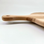 Pizza cutting board with handle close up of handle